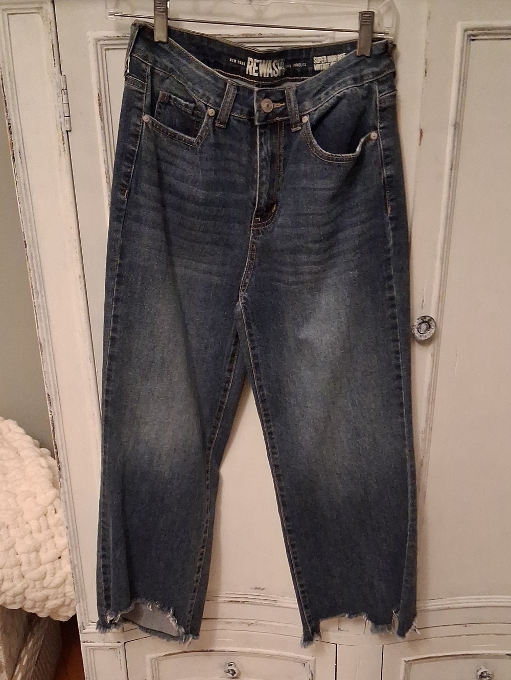 Rewash Women’s High-Rise Distressed Blue Jeans